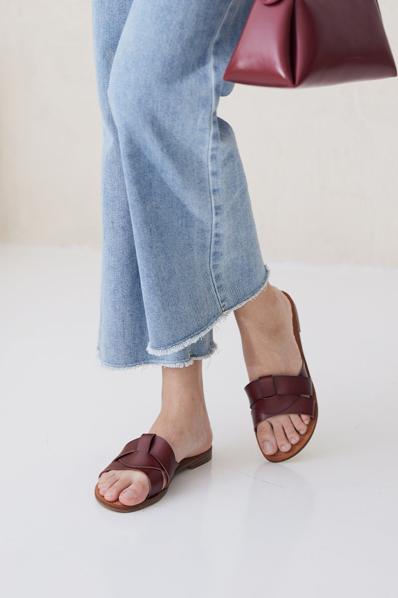 Reika Interlocking Sliders in Pecan - Image 3