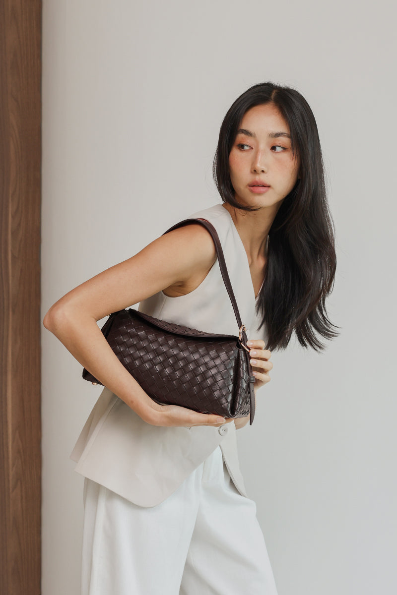 Roma Shoulder Bag in Chocolate Weave - Image 5
