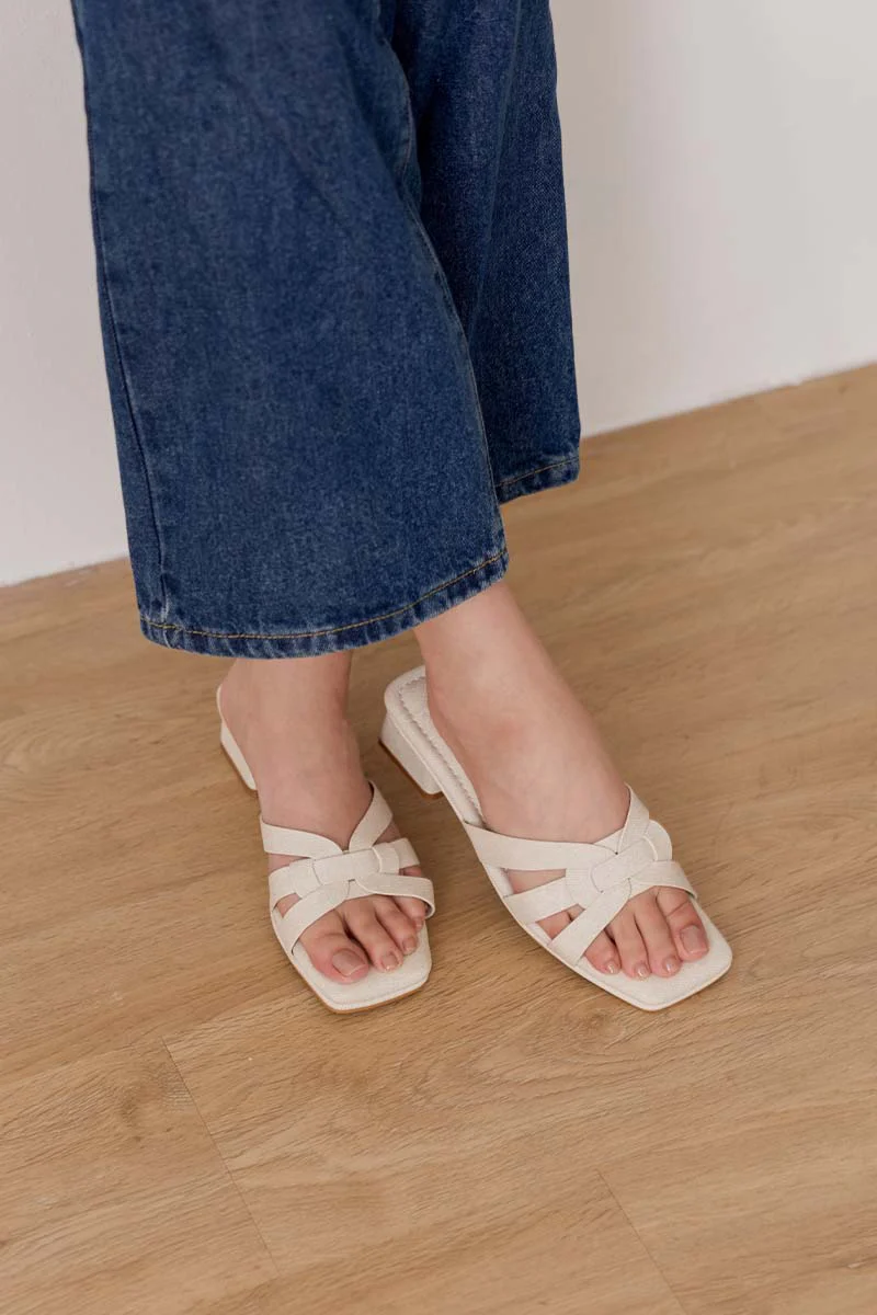 Rovena Interlocking Cloud Block Heels in Waterproof Linen - Image 4