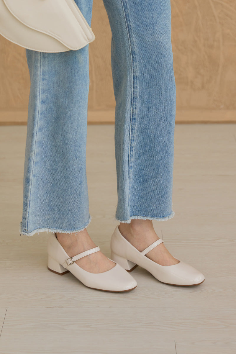 Roxxy Cloud Maryjane Heels in Cream Patent - Image 3