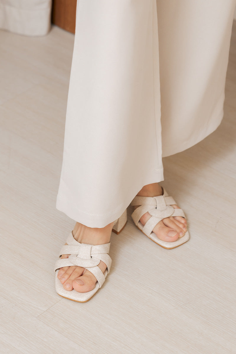 Ruuda Interlocking Block Heels in Waterproof Linen - Image 2