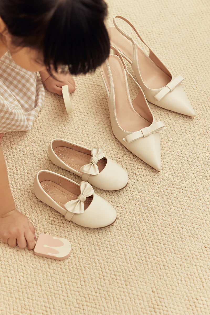 Sable Kids Ribbon Flats in Cream - Image 5