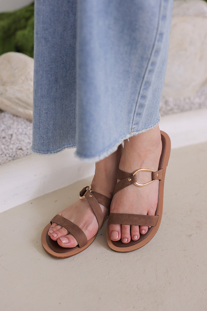 Saphira Gold Ring Sliders in Mocha