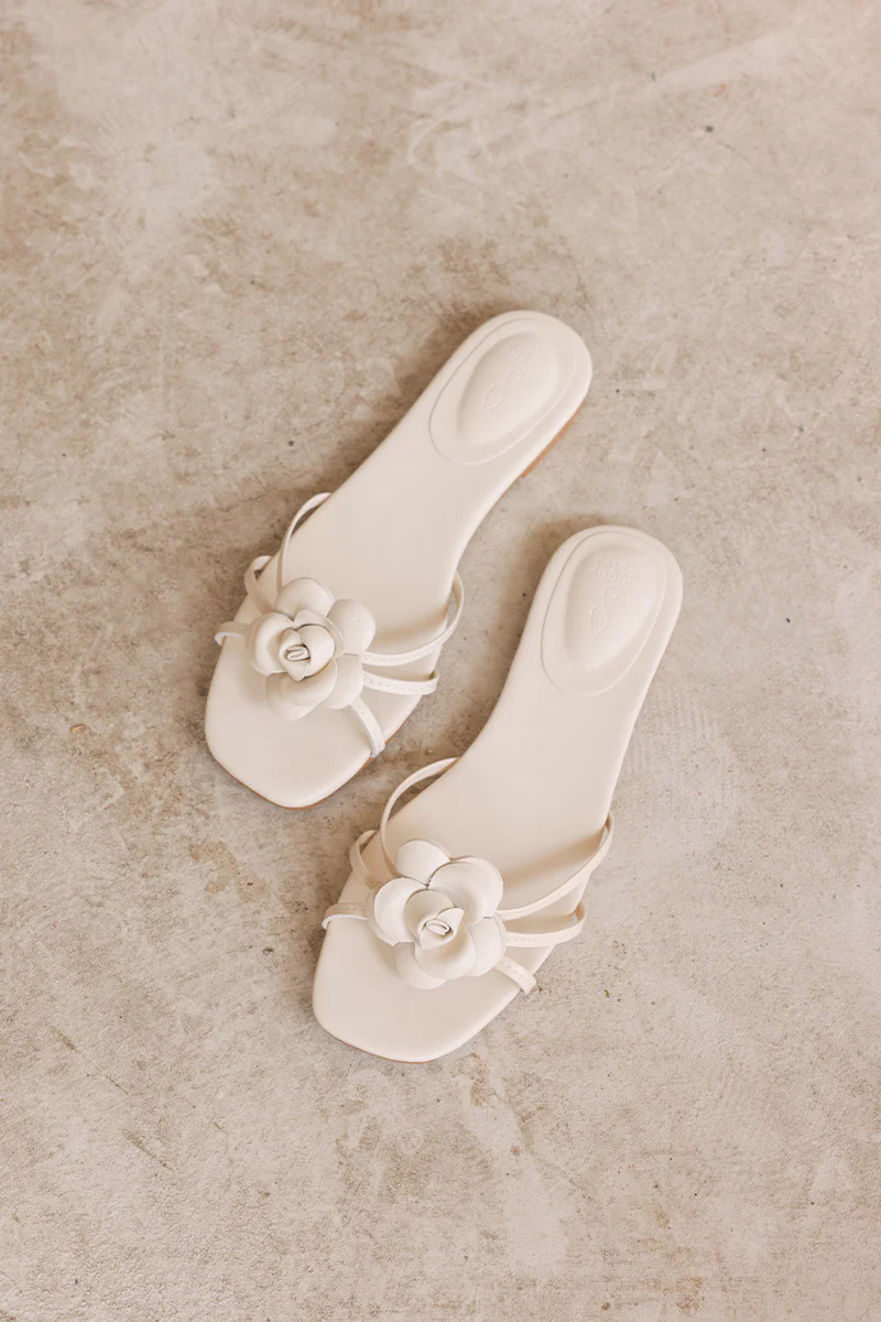 Selia Flower Strappy Sliders in Cream - Image 4