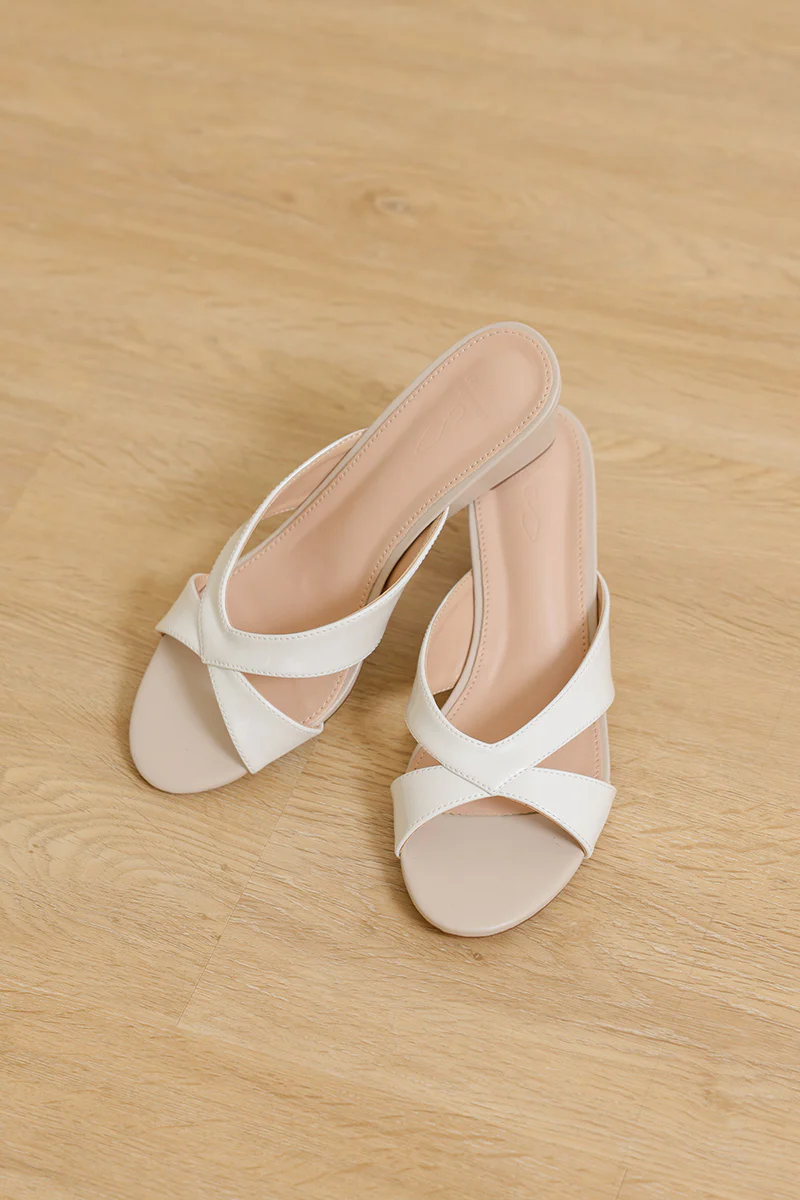 Selune Cross Strap Wedges in Cream - Image 4