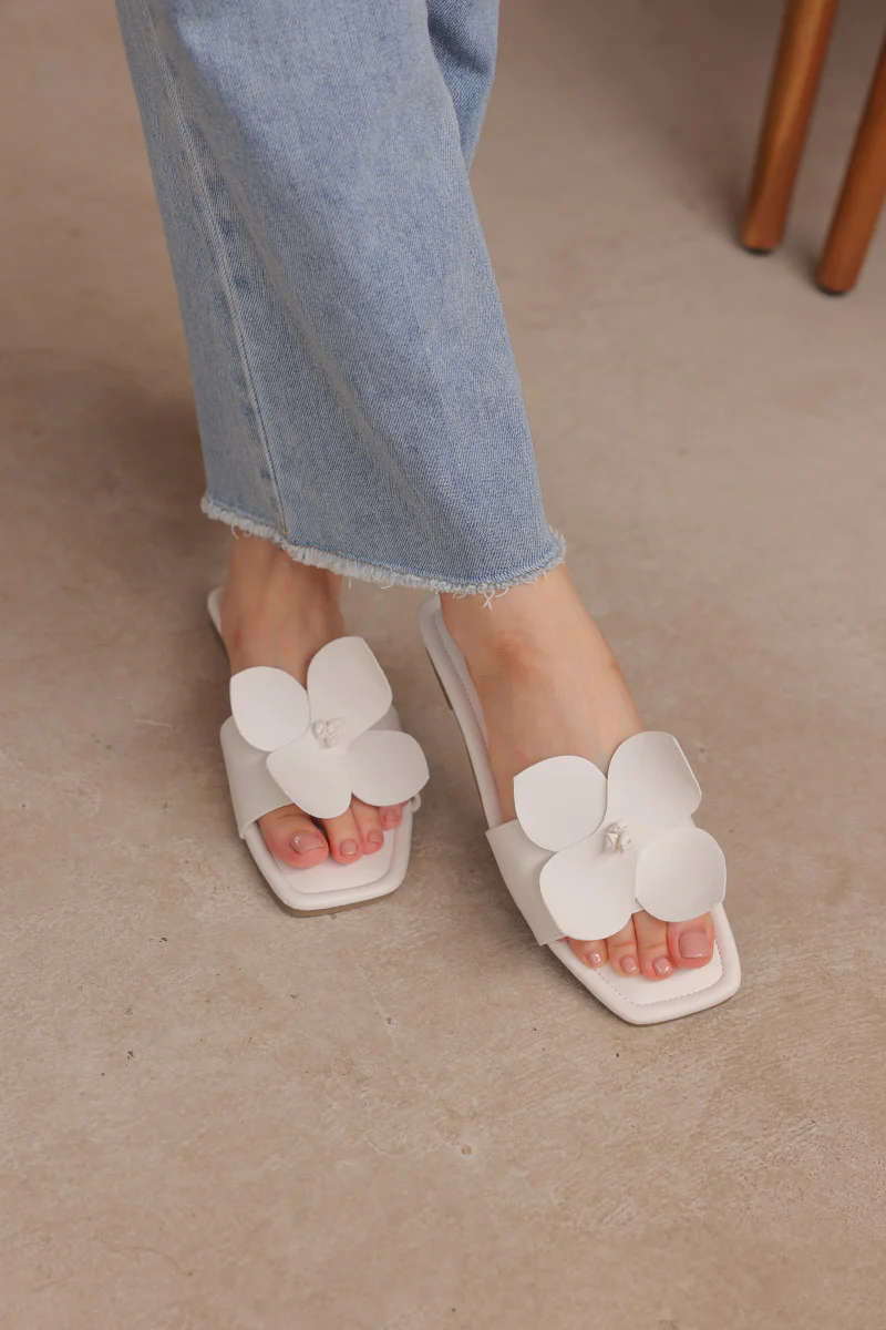 Sienna Bloom Sliders in Cream - Image 3