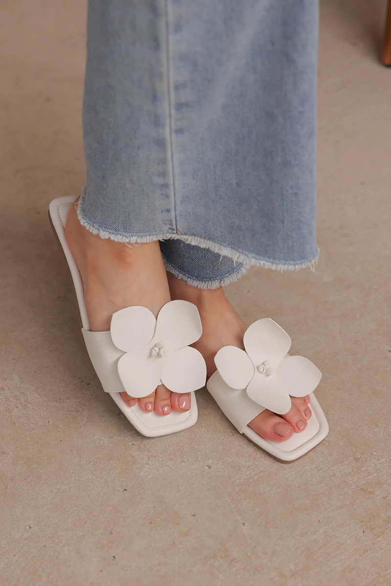 Sienna Bloom Sliders in Cream - Image 6