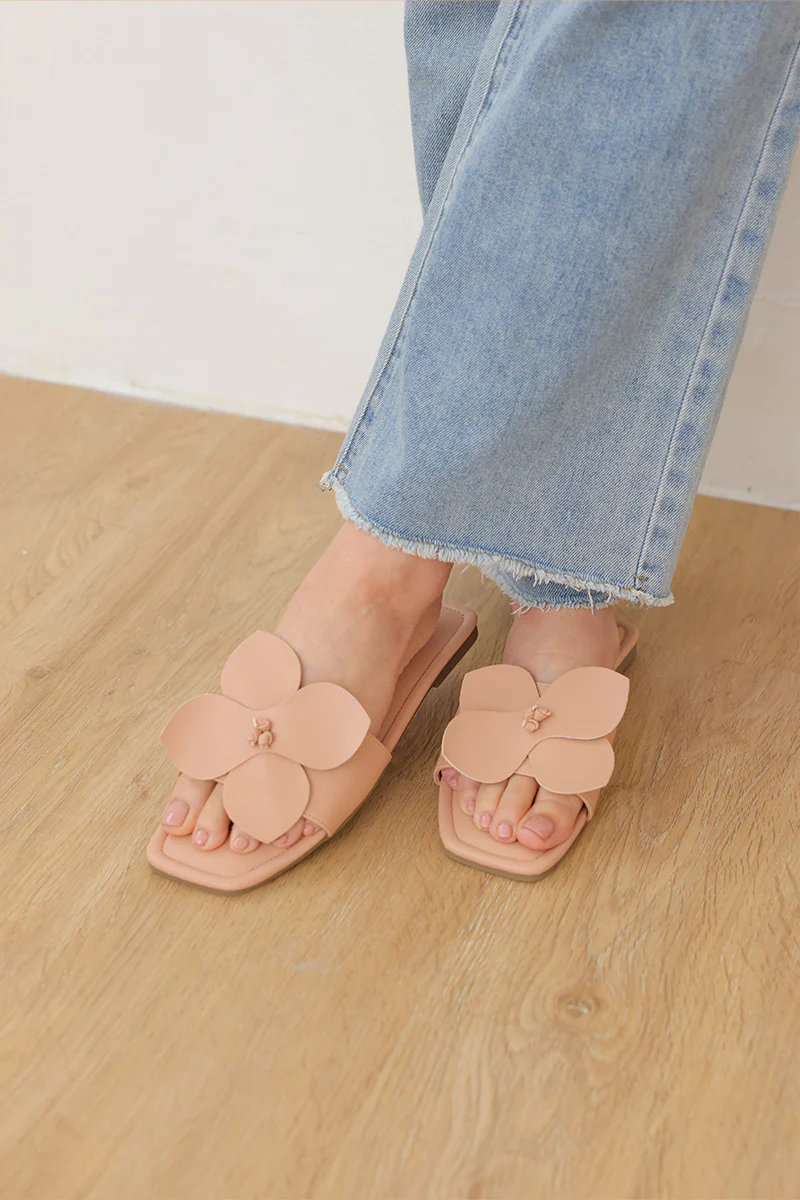 Sienna Bloom Sliders in Nude