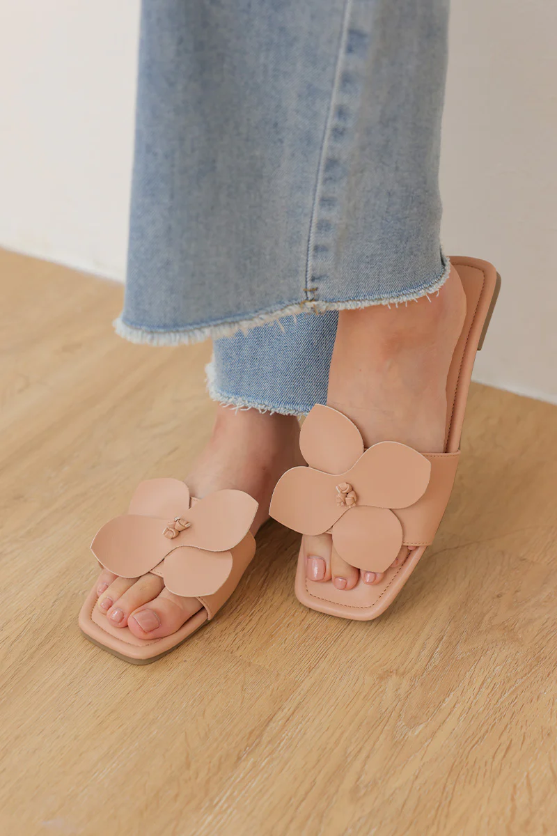 Sienna Bloom Sliders in Nude - Image 4