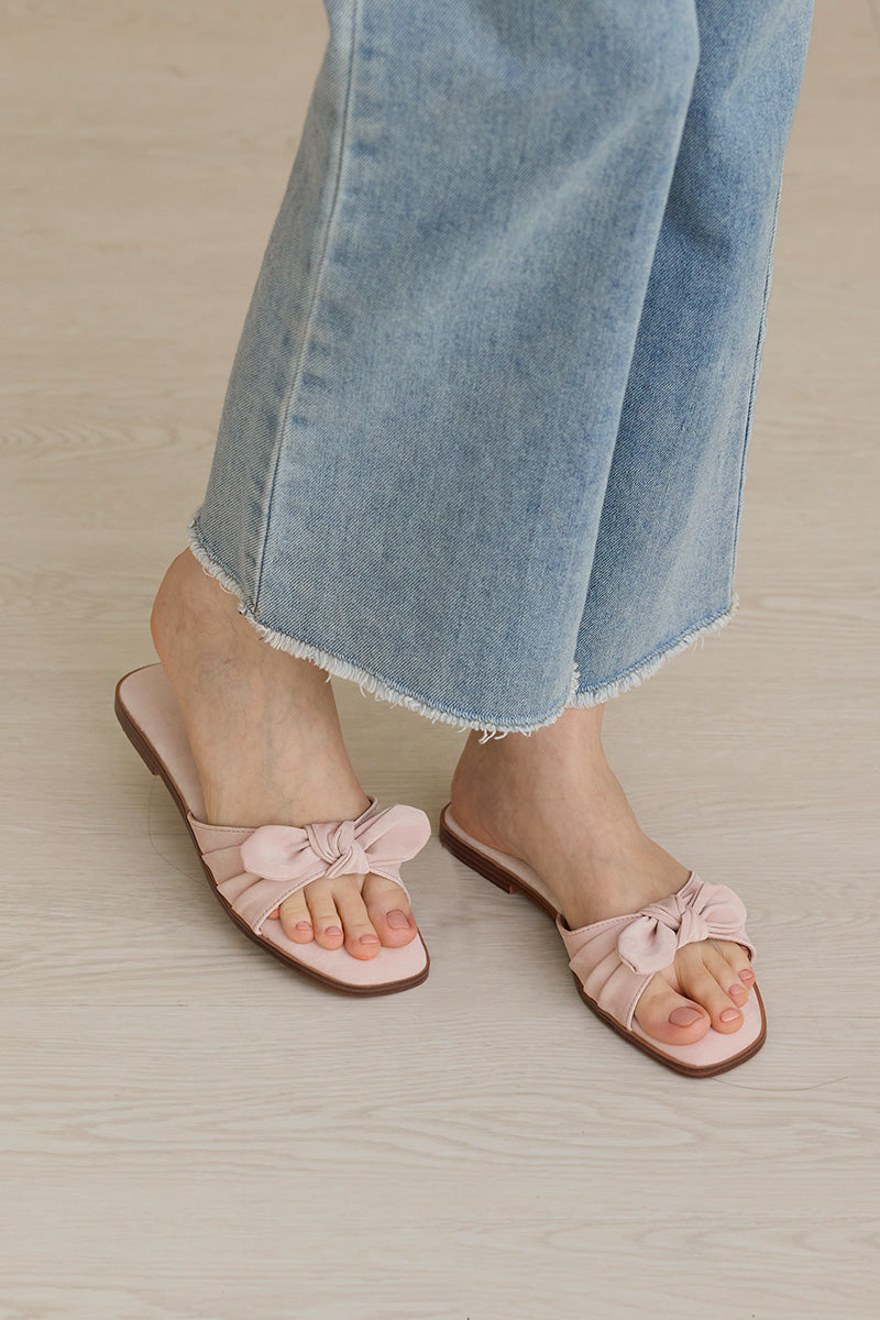 Soren Bow Sliders in Blush - Image 3