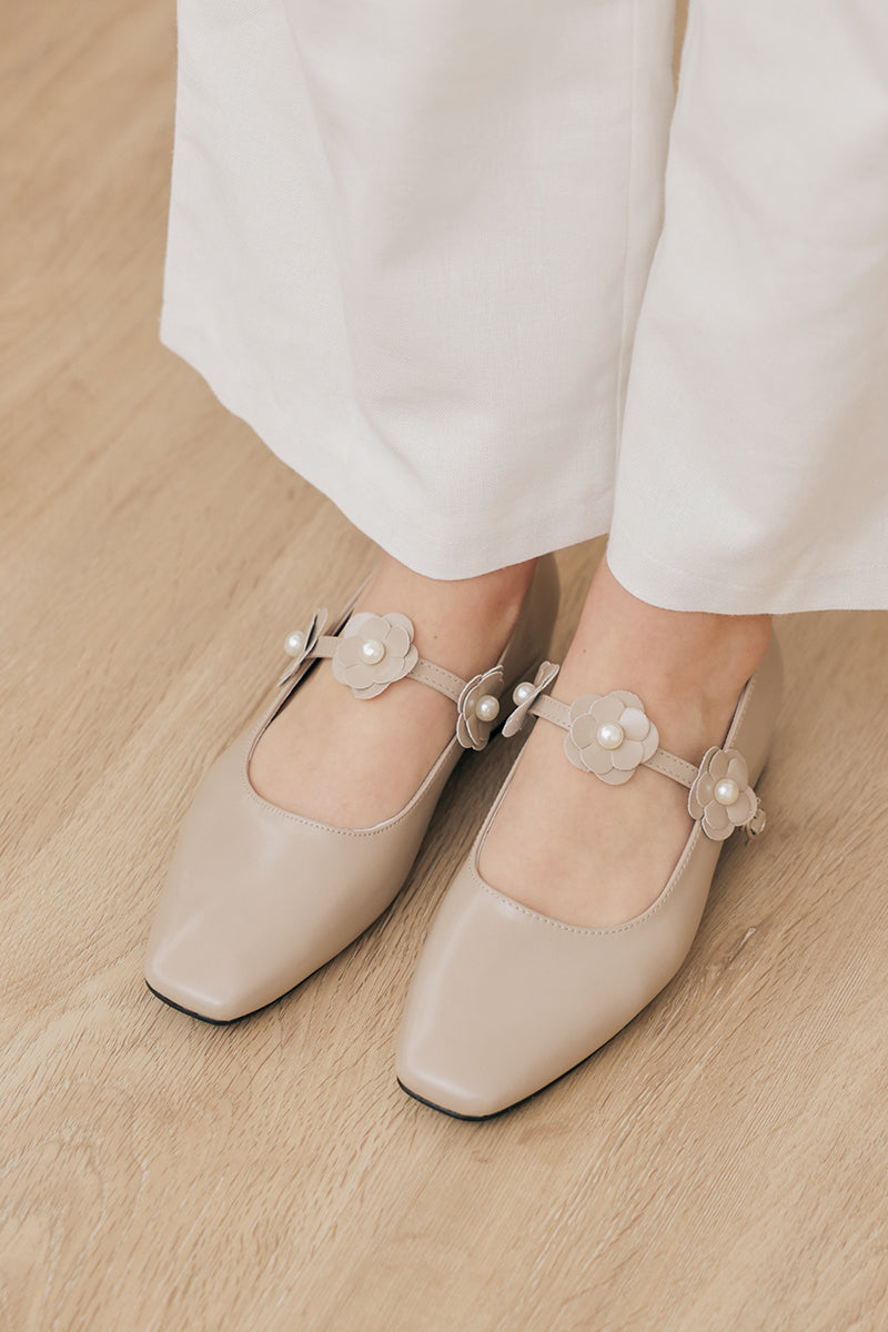 Sorrel Floral Cut out Maryjane Flats in Taupe - Image 6