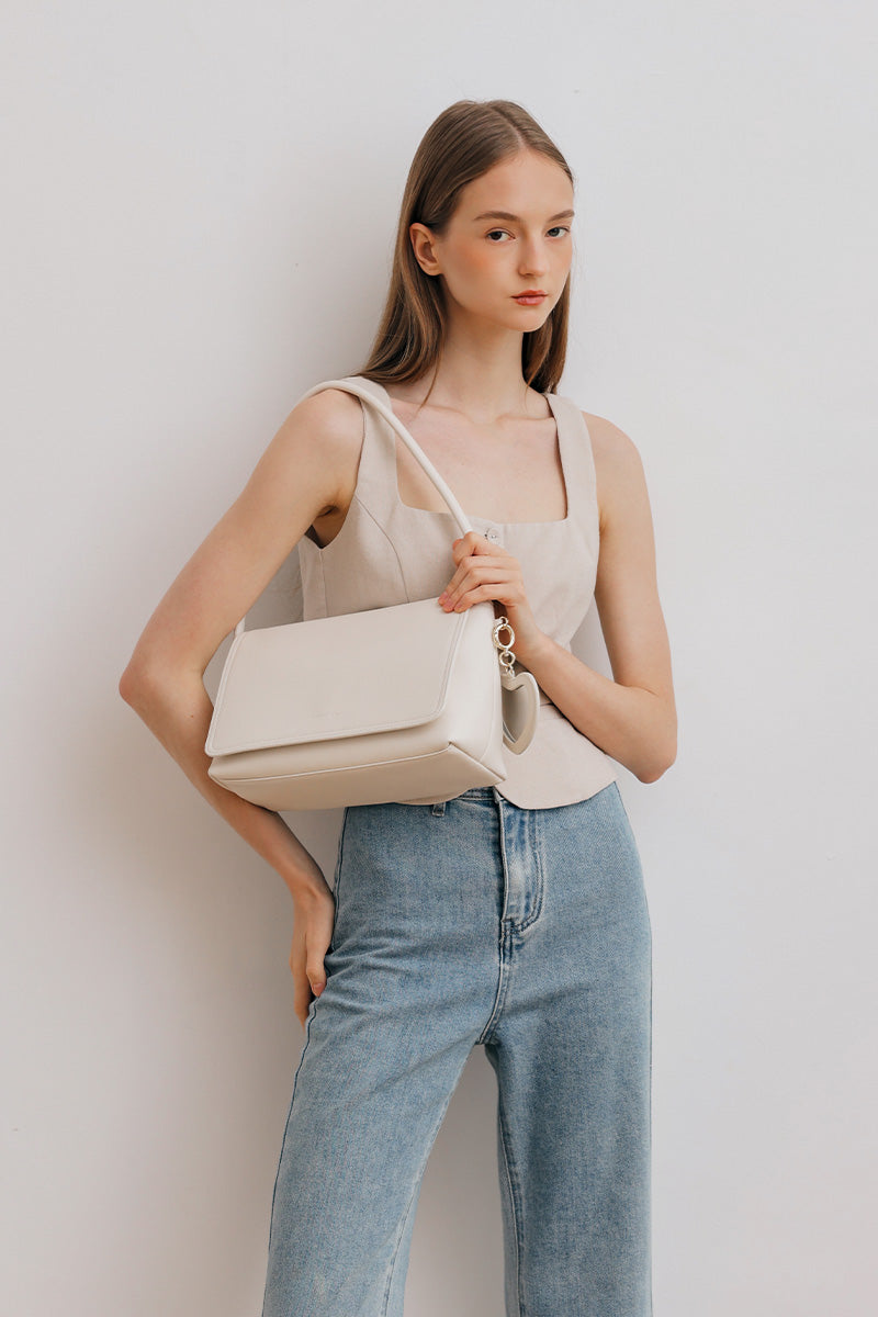 Sydney Shoulder Bag in Cream - Image 4
