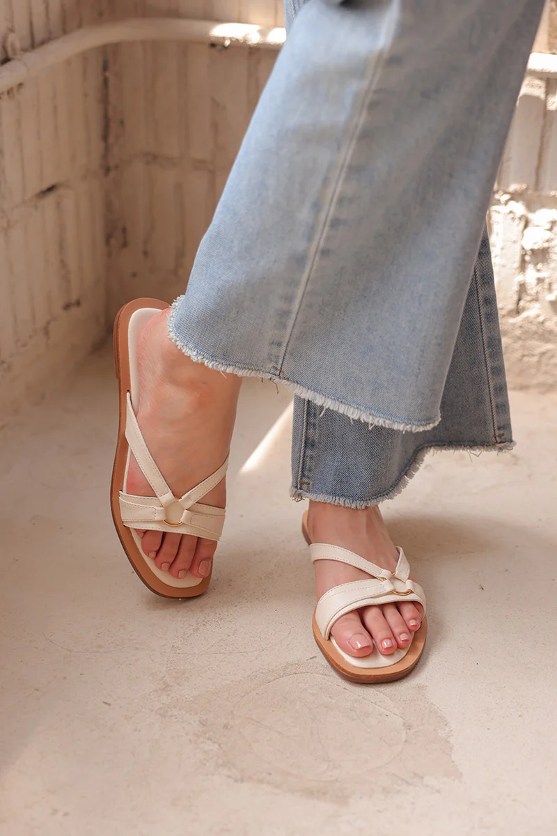 Violetta Sliders in Cream - Image 4