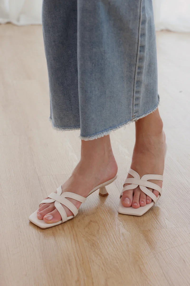 Vivelle Kitten Heels in Cream - Image 2