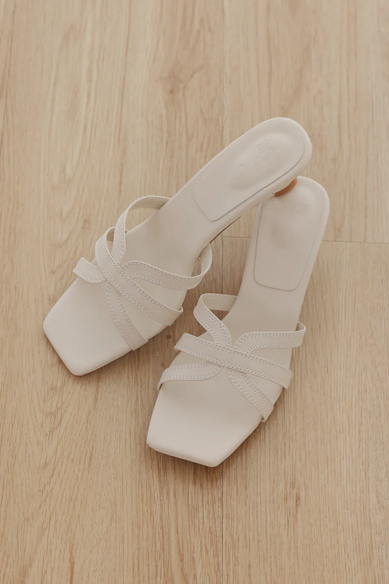 Vivelle Kitten Heels in Cream - Image 6