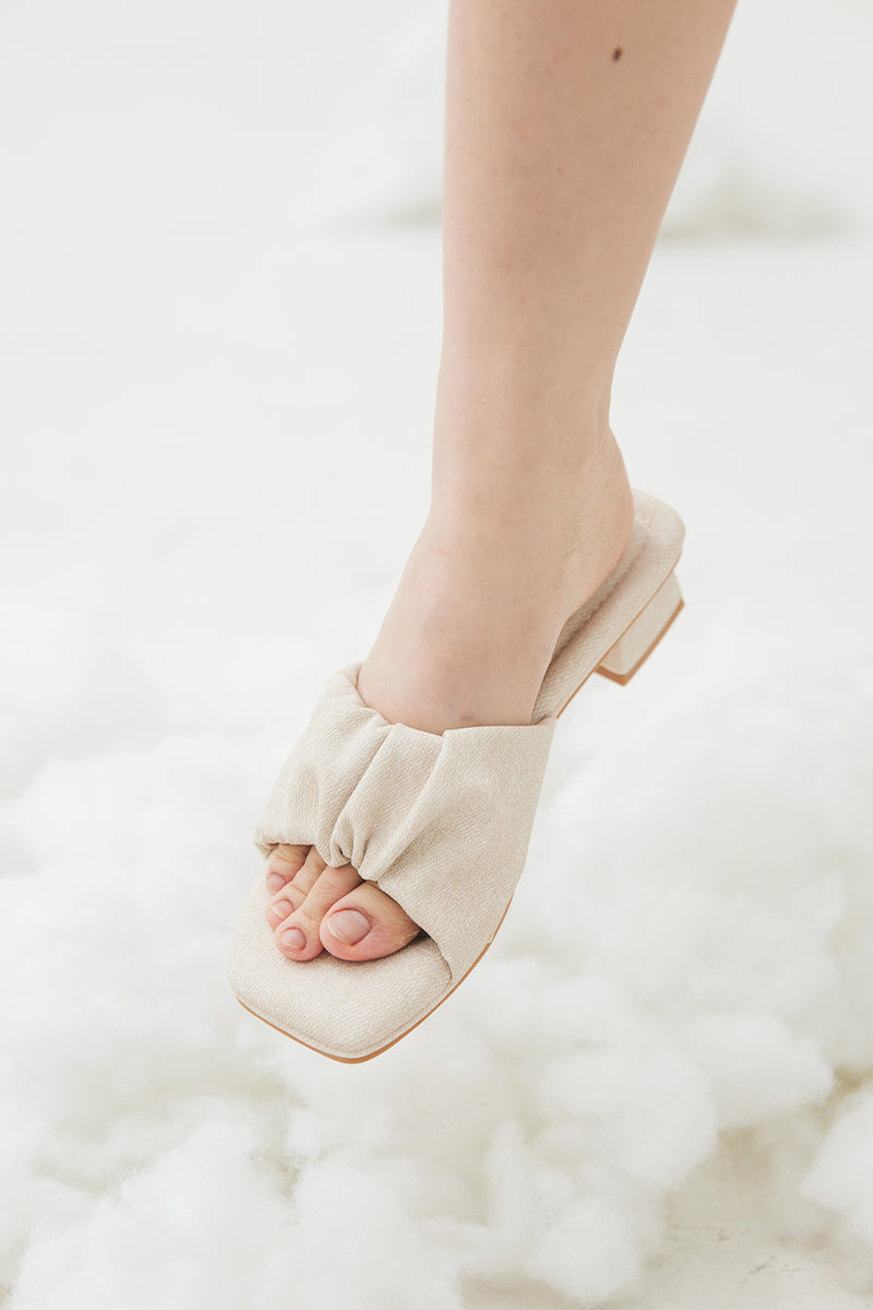 Willette Cloud Heels in Waterproof Linen - Image 4