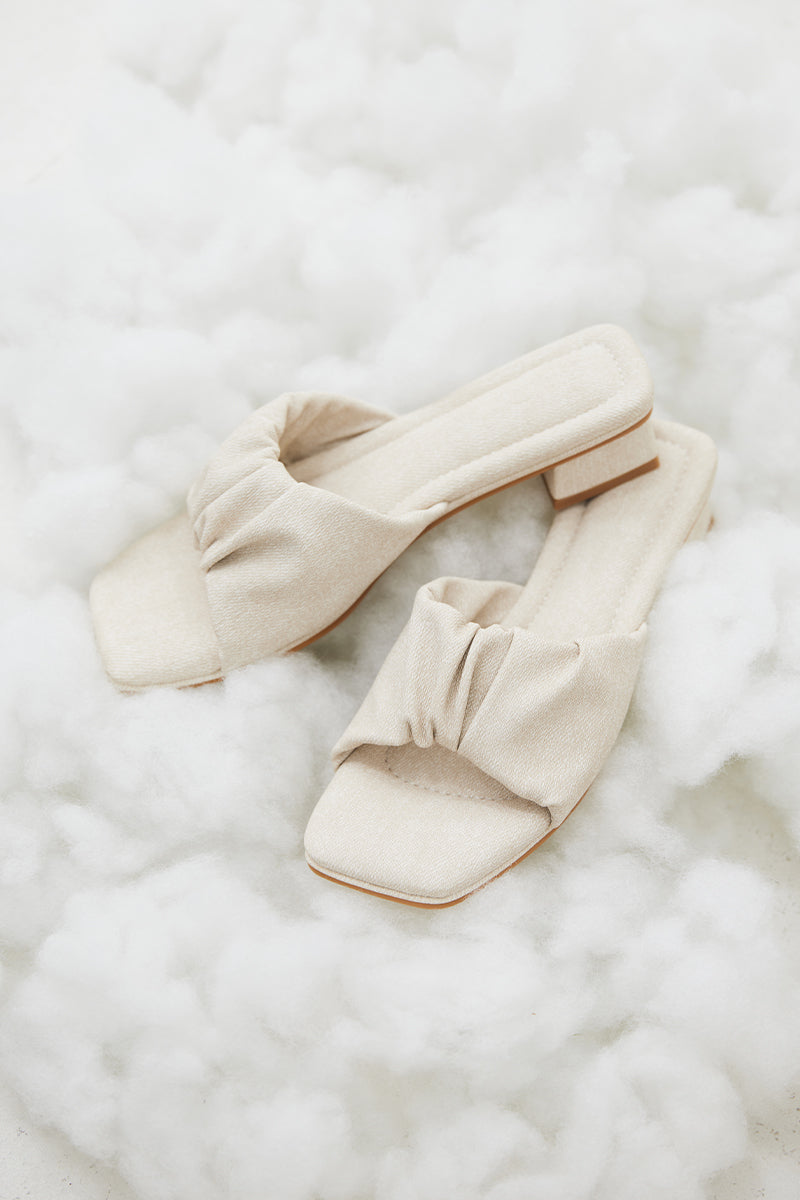 Willette Cloud Heels in Waterproof Linen - Image 7
