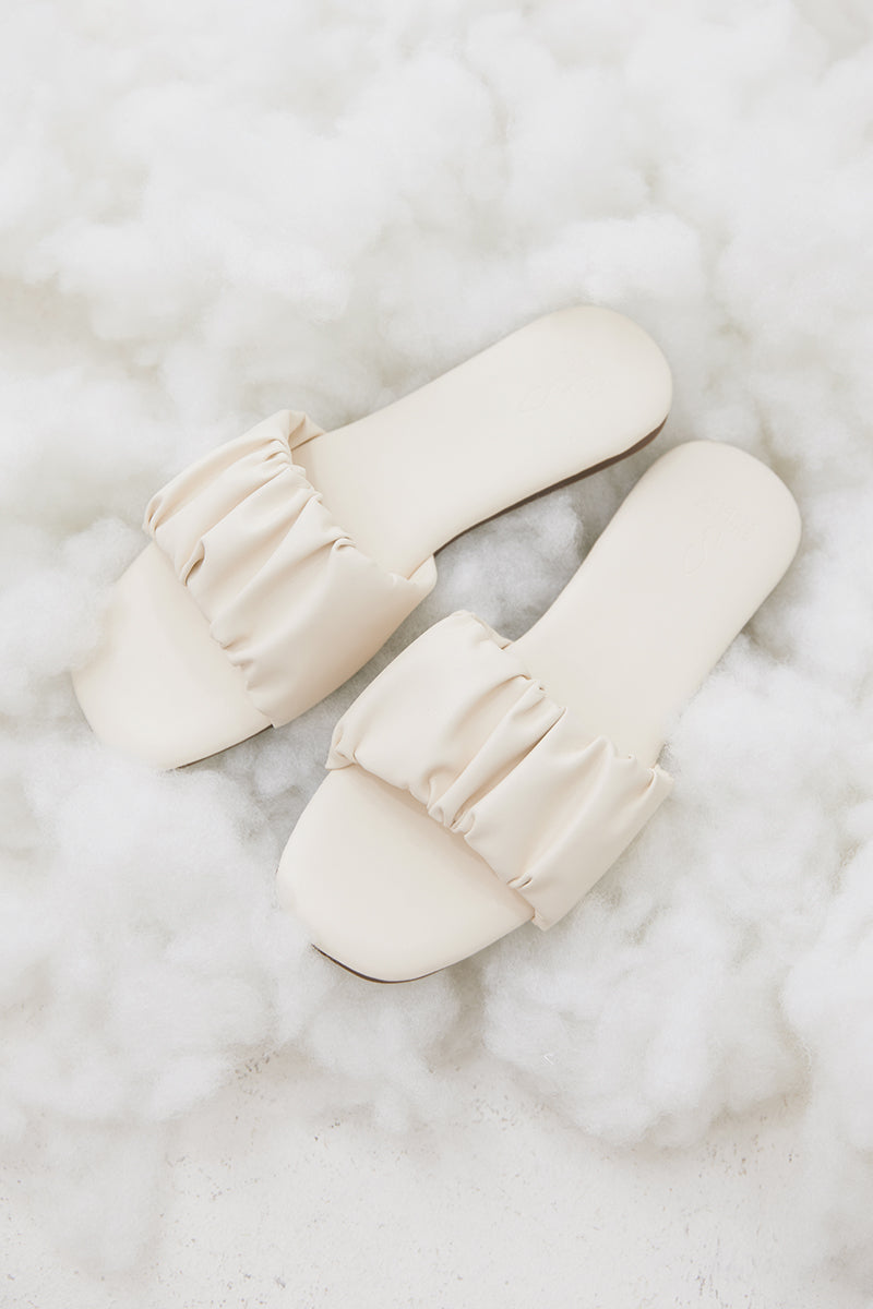 Willow Cloud Sliders in Cream - Image 7