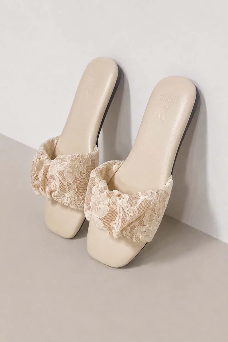 Willow Cloud Sliders in Cream Lace - Image 4