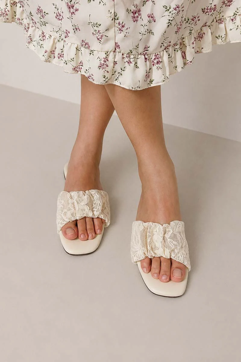 Willow Cloud Sliders in Cream Lace - Image 6