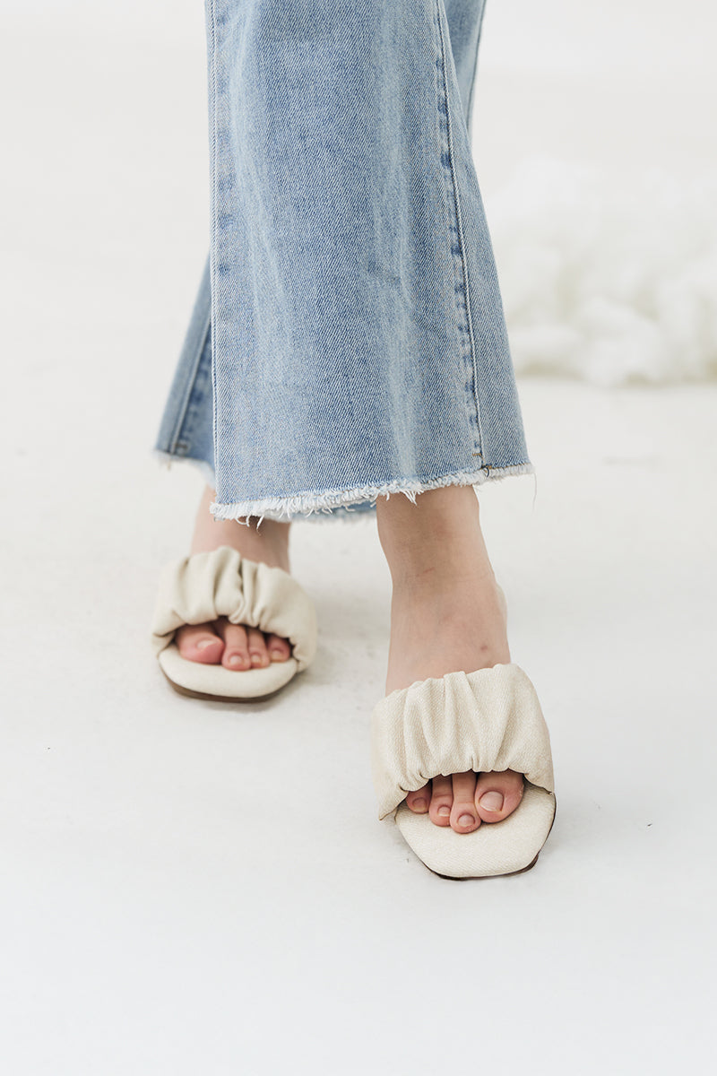 Willow Cloud Sliders in Waterproof Linen - Image 3