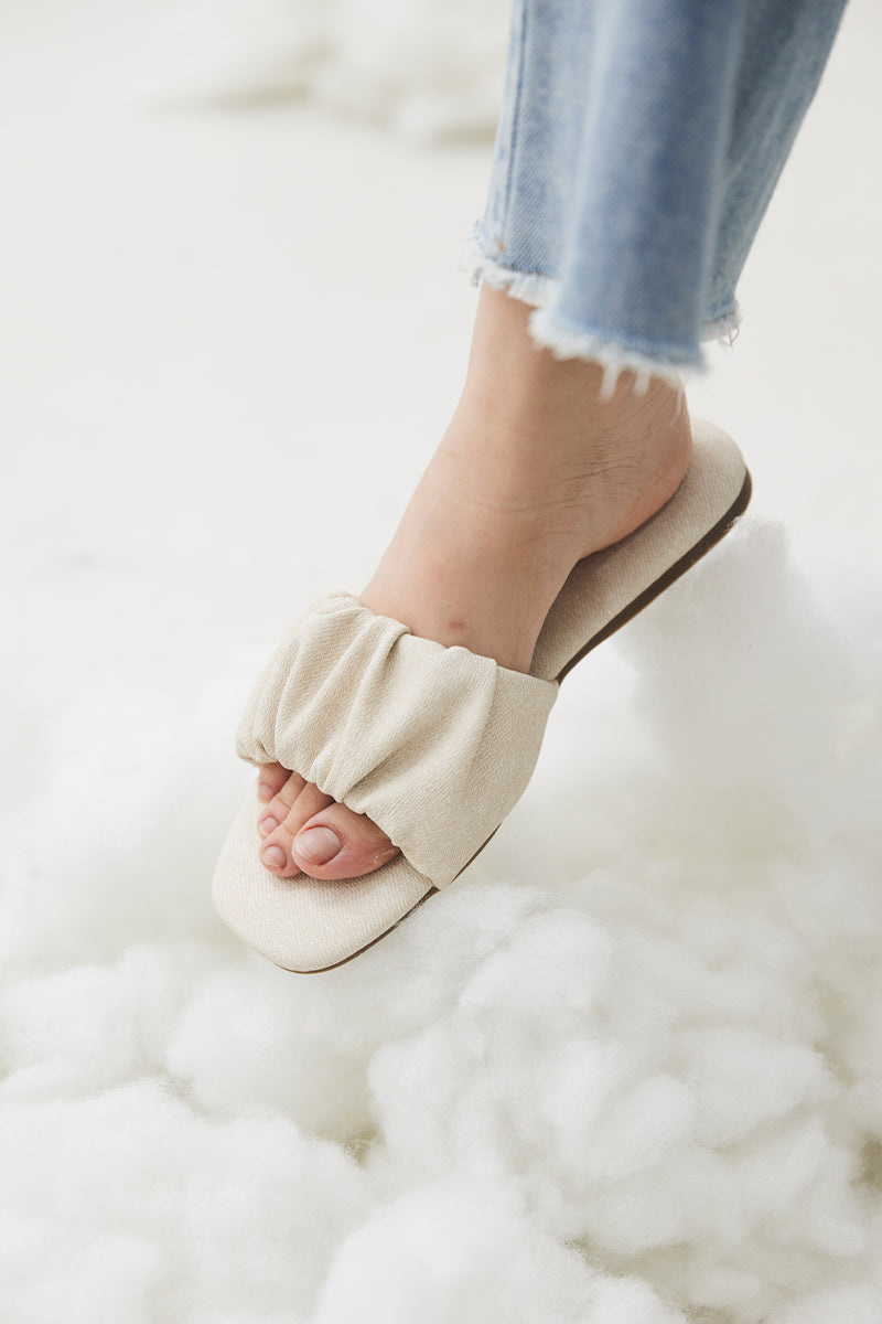 Willow Cloud Sliders in Waterproof Linen - Image 7