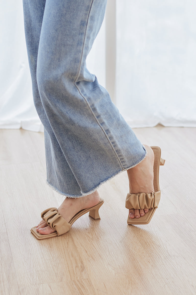 Wynter Ruching Heels in Nude - Image 3