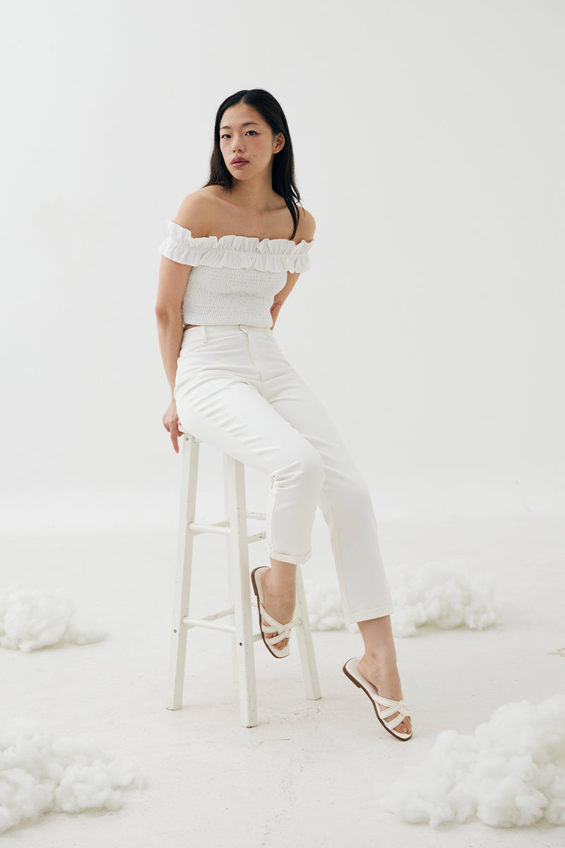 Yuna Interlocking Cloud Sliders in White - Image 4