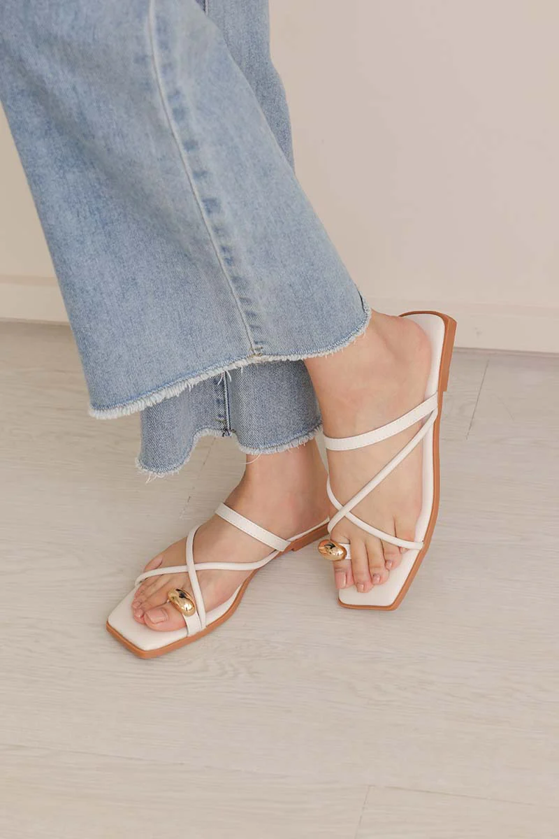 Zerina Toe-ring Strappy Sliders in Cream - Image 3