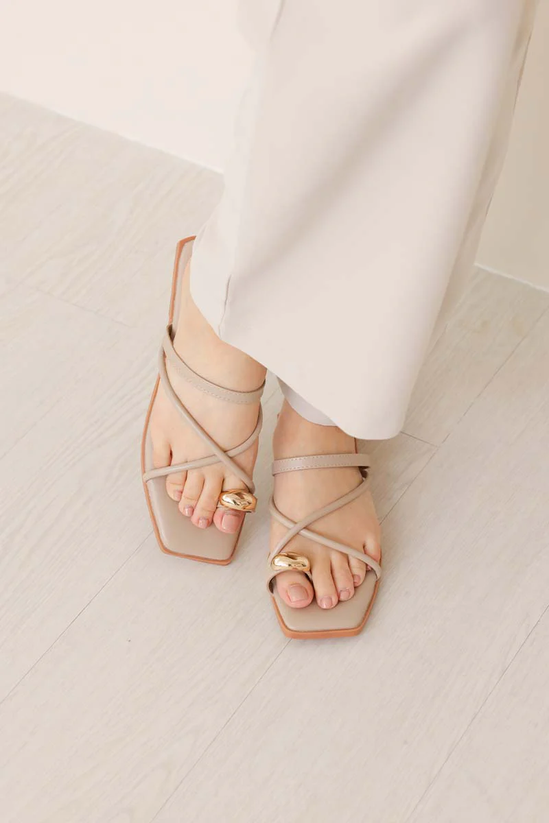 Zerina Toe-ring Strappy Sliders in Light Taupe - Image 5
