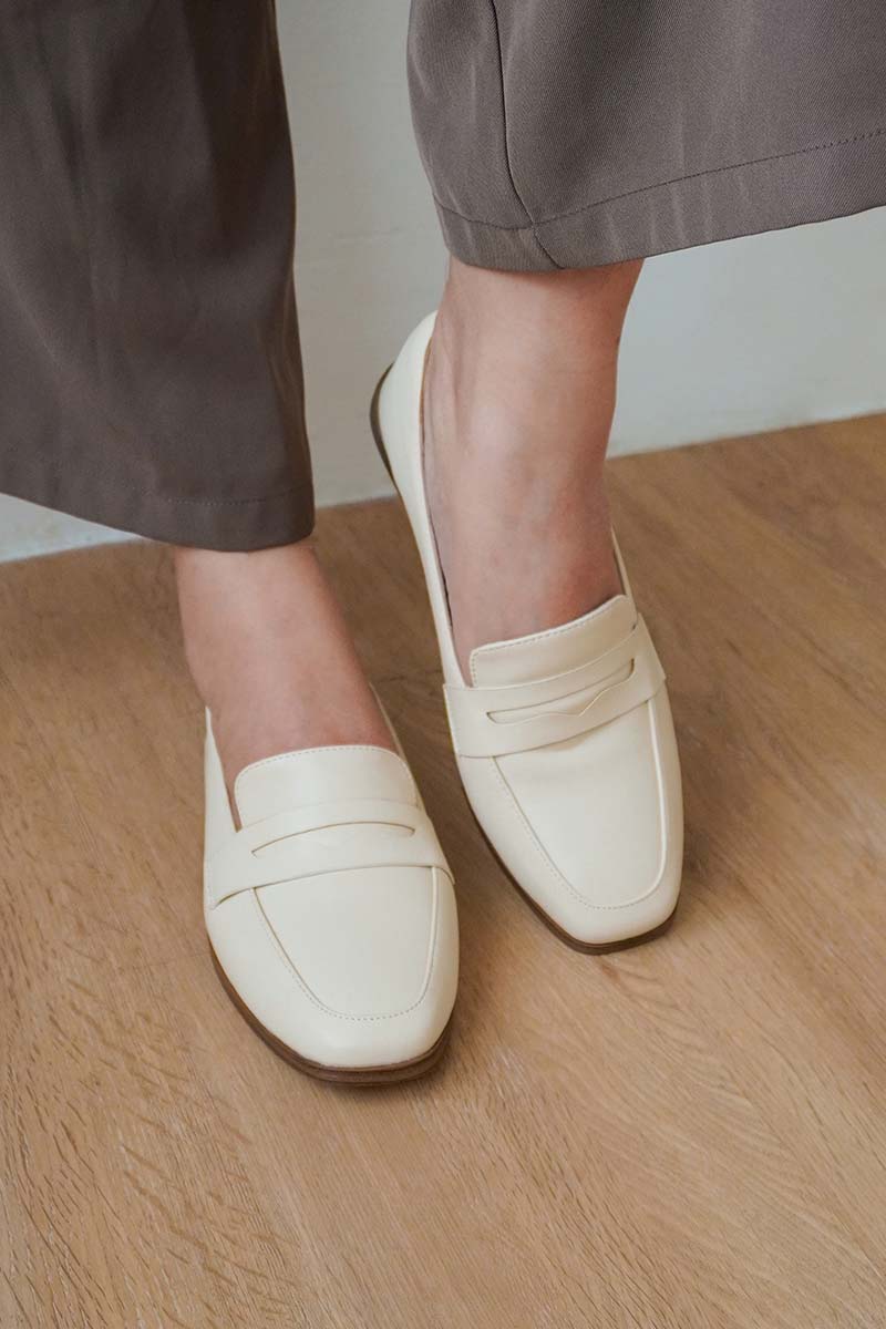 Zynelle Loafers in Cream - Image 2
