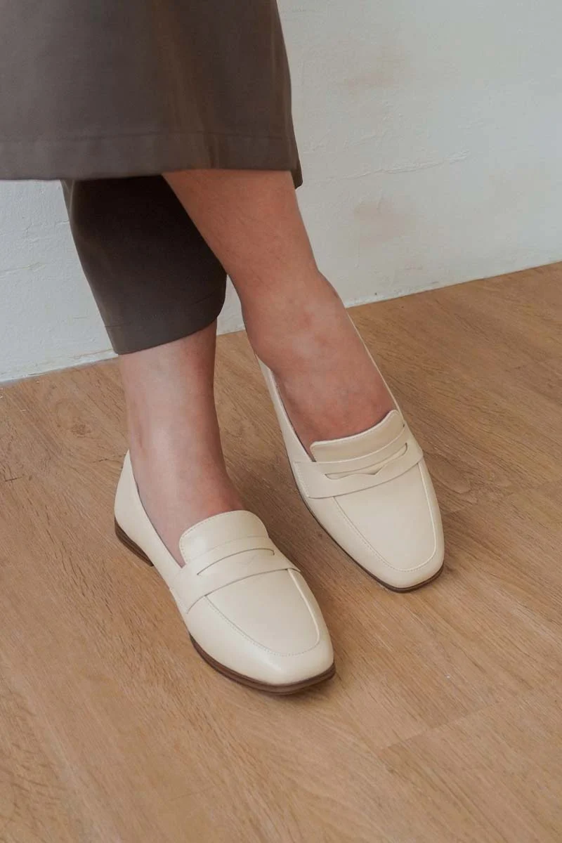 Zynelle Loafers in Cream - Image 3